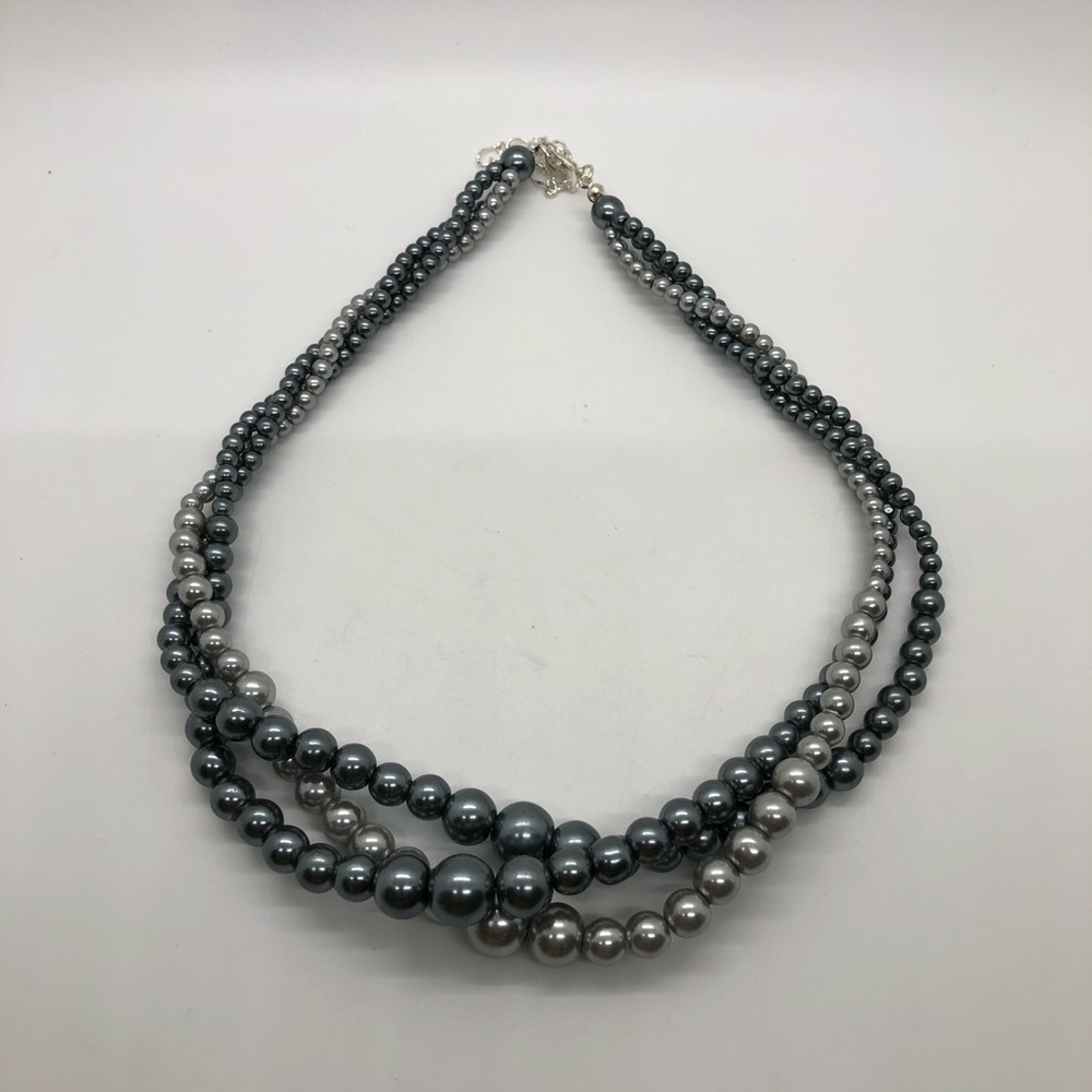 Triple strand 17” faux pearl necklace grey silver 3” extender - Picture 3 of 7